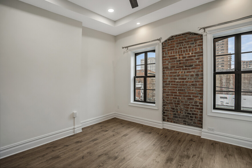 Primary #2 - 155 Grand St