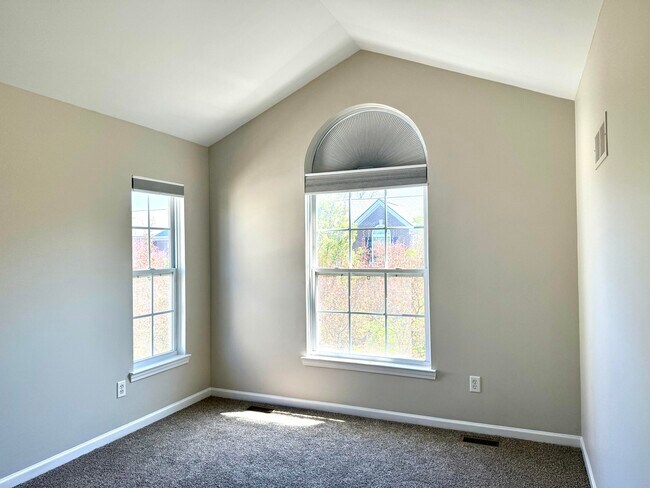 Building Photo - 3083 Promenade Cir