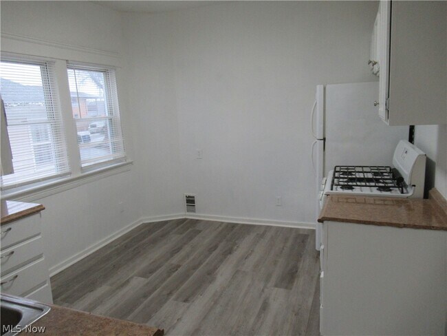 Building Photo - 4480 W 148th St