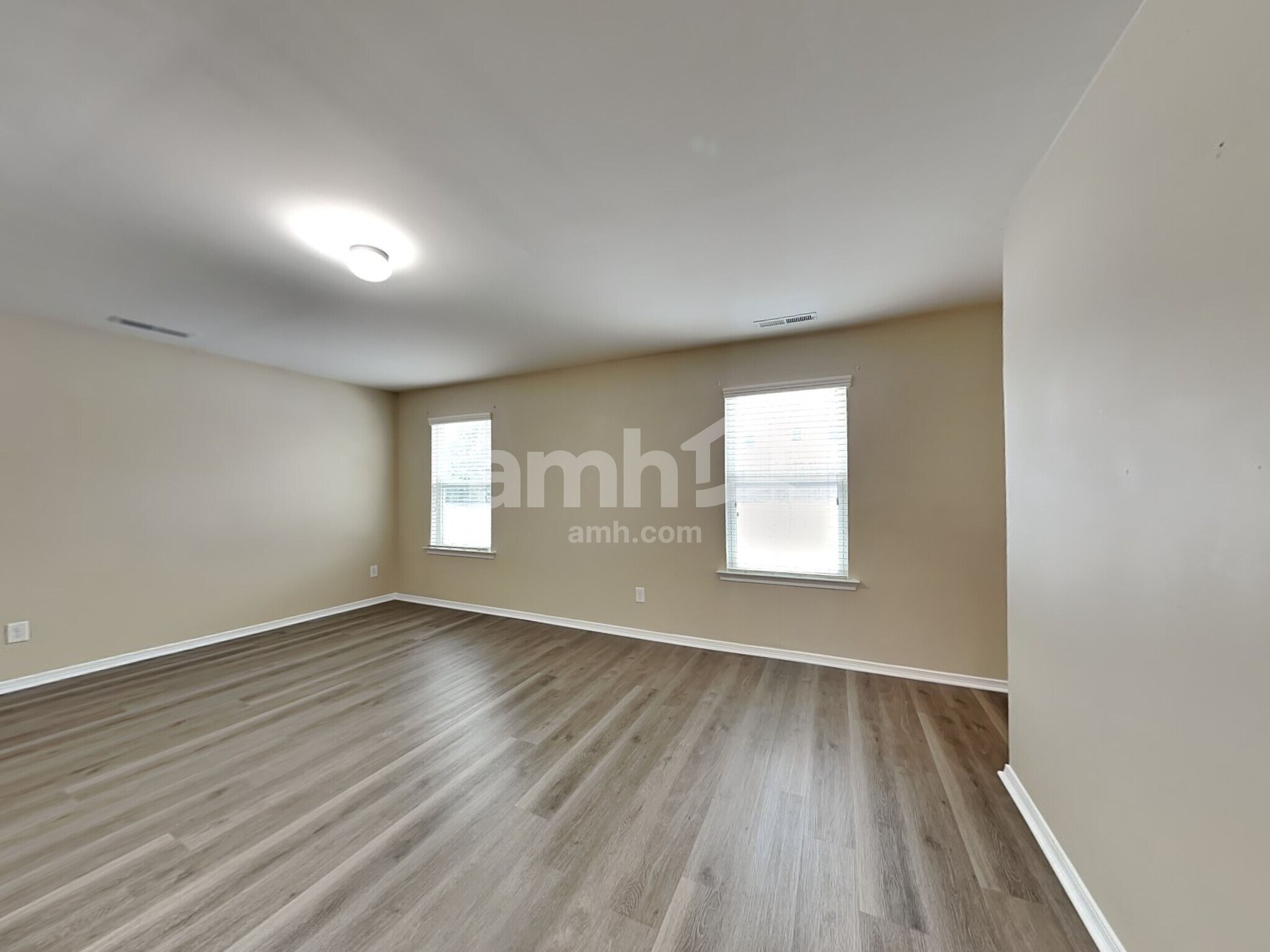 Building Photo - 84 Yarmouth Dr