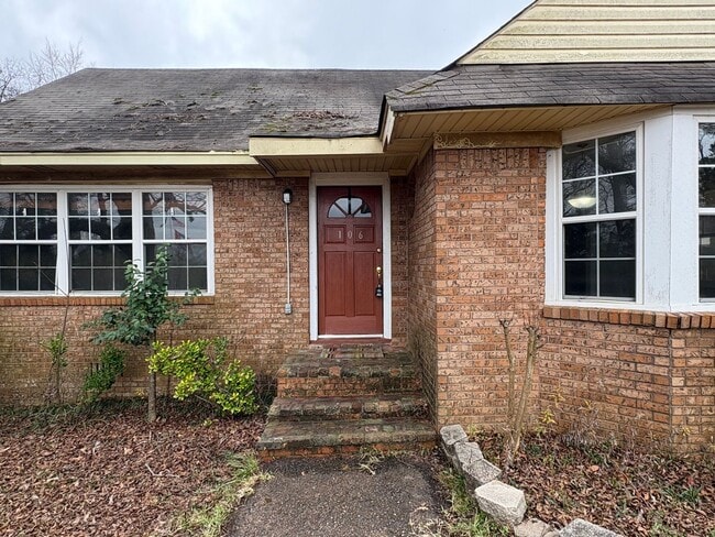 Building Photo - 3 Bed/2 Bath Home in Brandon