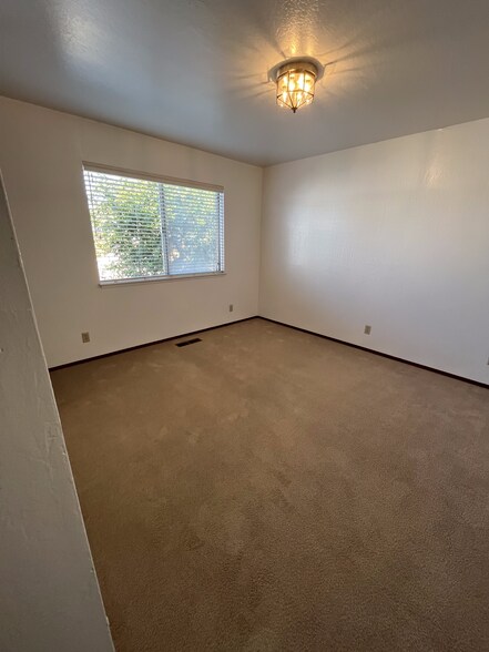 Building Photo - 4589 Malabar Ave