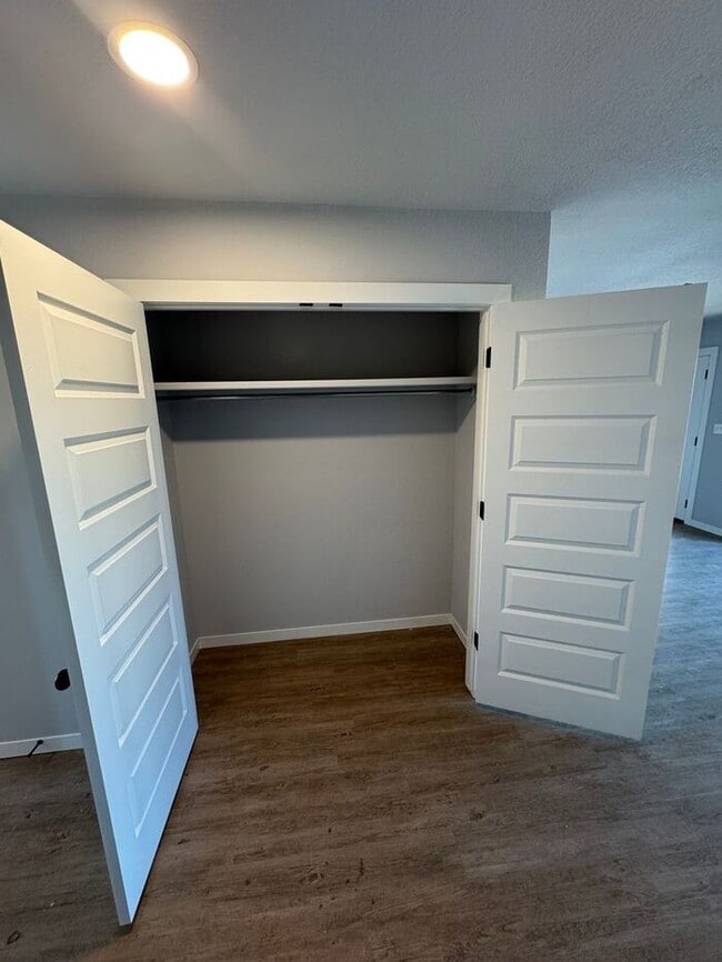 Building Photo - Newly remodeled duplex in Broken Arrow! Great location!