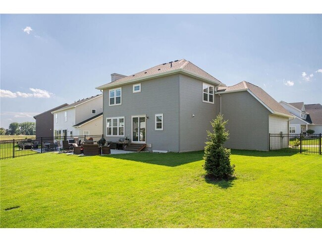 Building Photo - 6303 Jensen Ave S