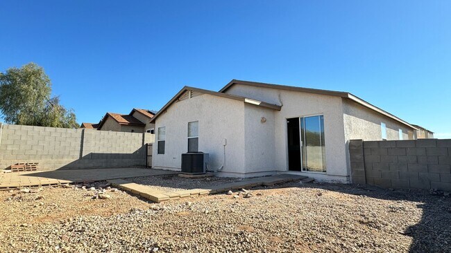 Building Photo - Southwest - 3 bedroom, 2 bath house with a...