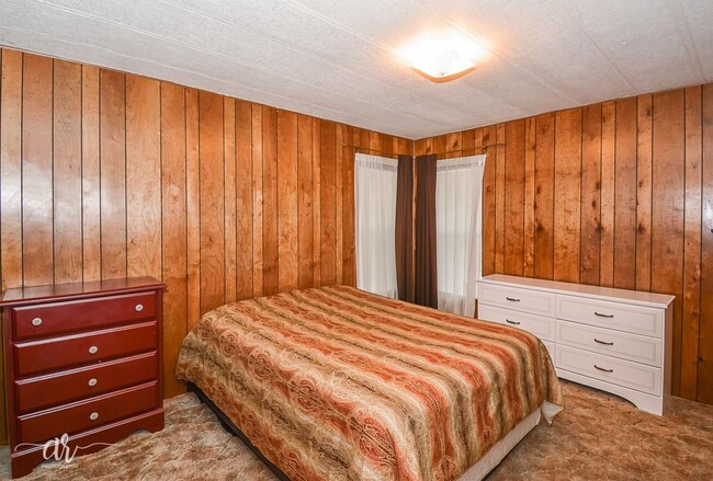 Building Photo - 302 Western Hills Dr