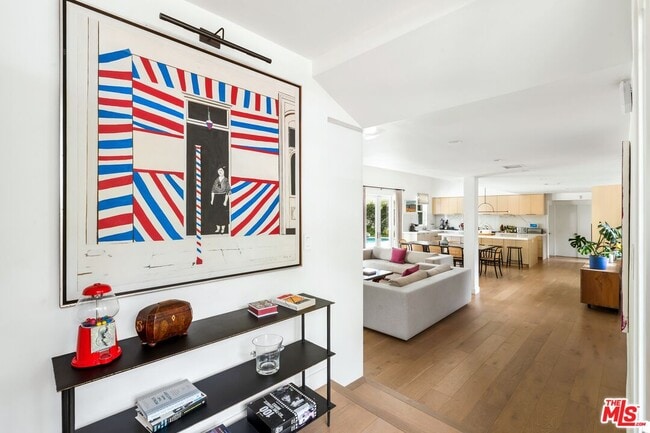 Building Photo - 160 Beloit Ave