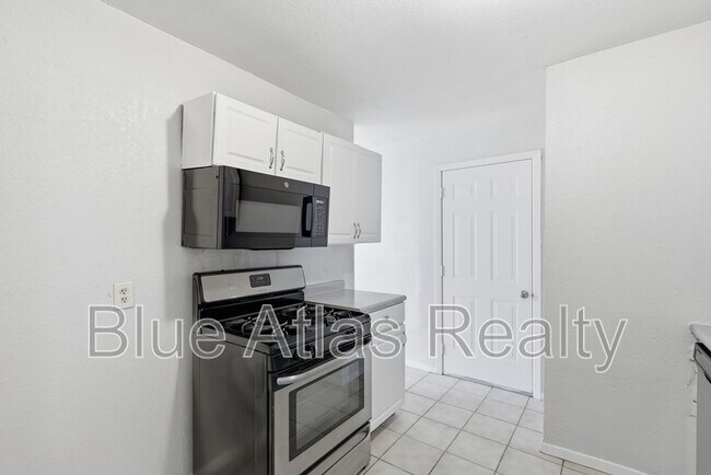 Building Photo - 5055 Virgil St
