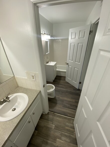 Building Photo - 1005 Hickory Hill Ln