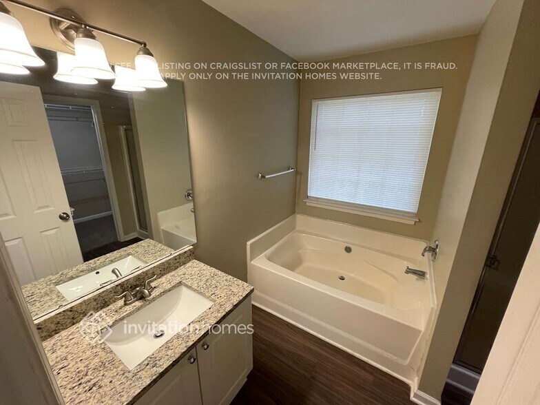 Building Photo - 9915 Travis Floyd Ln