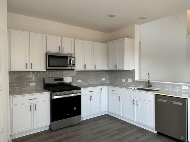 Building Photo - 8011 Linda Michelle Ln