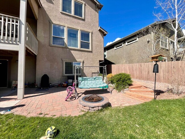 Building Photo - Gorgeous 5 Bedroom Cordera Home