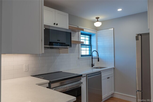 Building Photo - 85 Cannon St