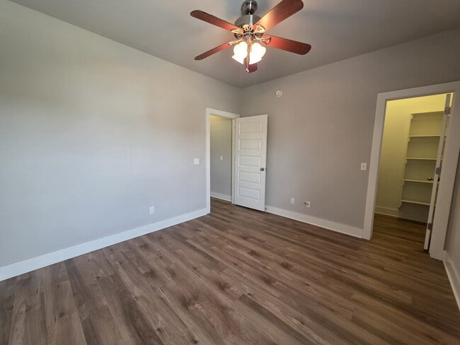 Building Photo - 6521 W Knoll View Way