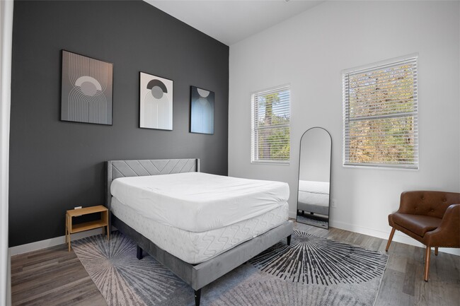 Building Photo - 13918 Bee Flower Ln