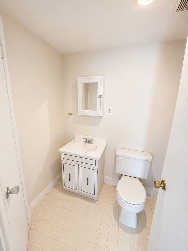 Building Photo - Charming 3-Bedroom Home Available Soon in Manayunk