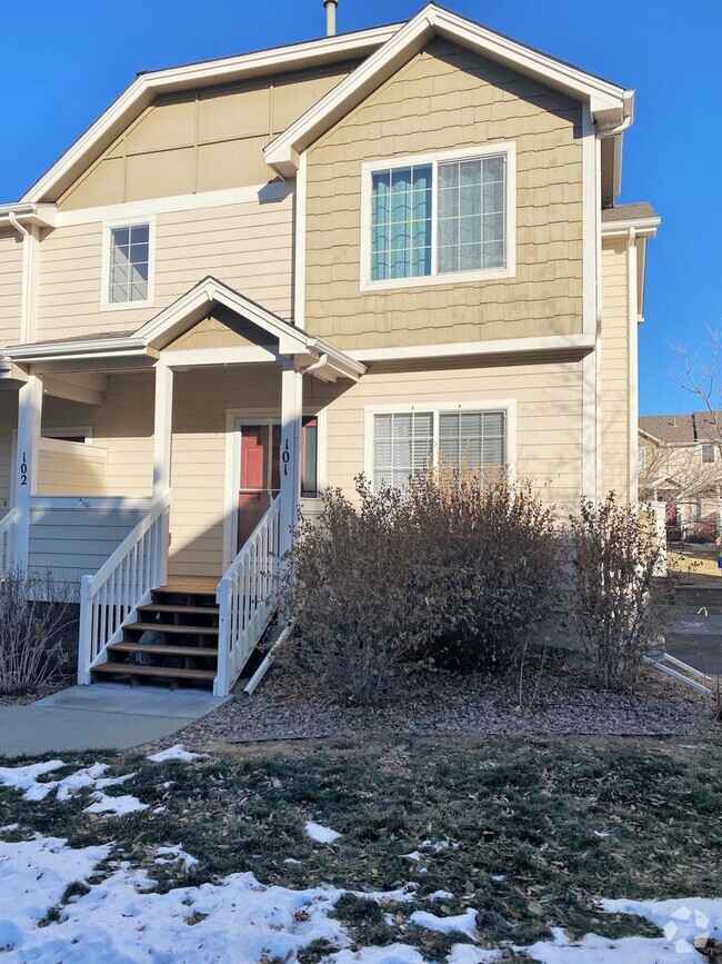 Building Photo - Like New 2 Bedroom Townhome In Louisiana P...