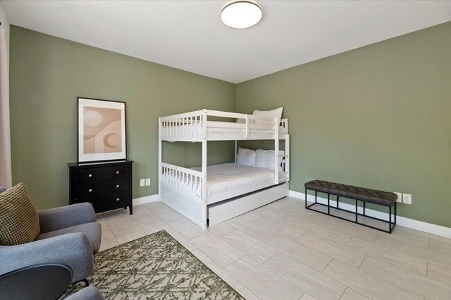 Building Photo - 53245 Avenida Martinez