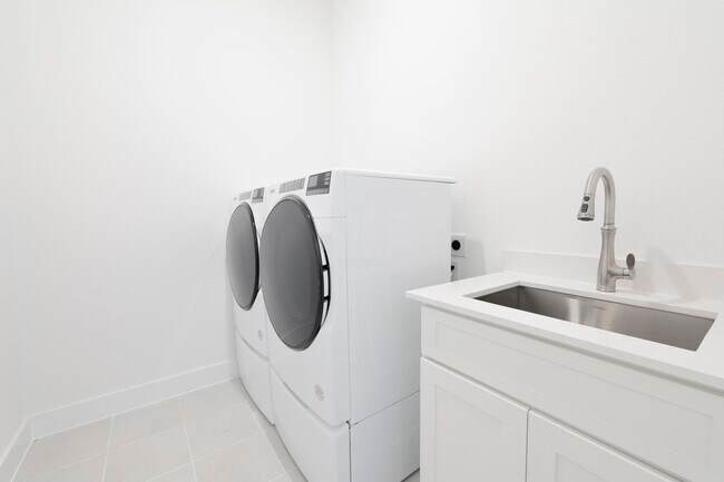 Building Photo - 26934 Putnam Bnd Ln