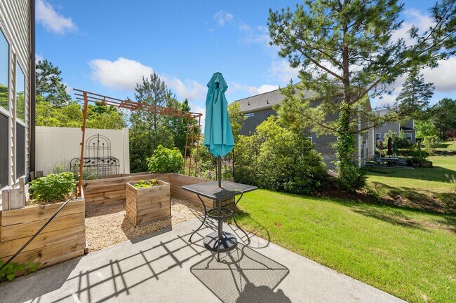 Building Photo - 11 Moss Grove Ln