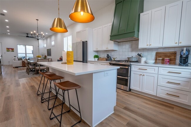 Building Photo - 1307 E 27th St