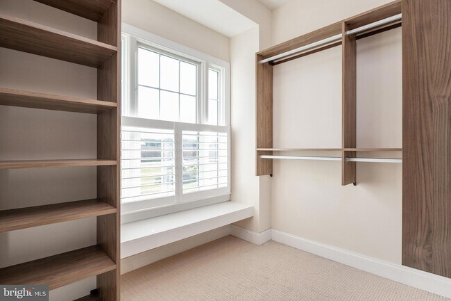 Building Photo - 1576 Bay Head Rd