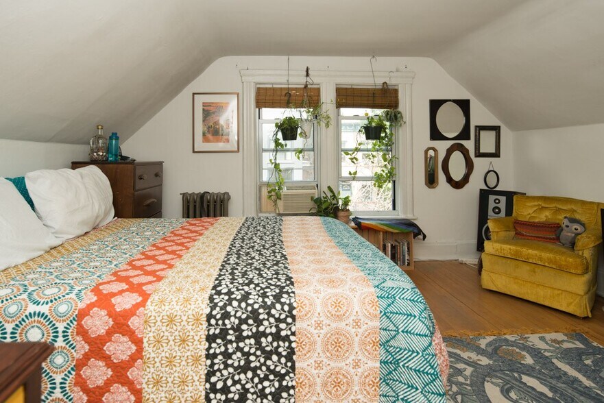 Building Photo - 2015 W Iowa St