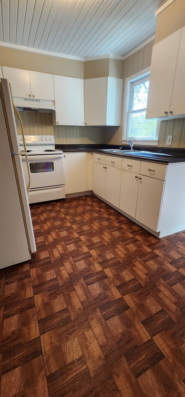 Kitchen - 3795 Mason Dr