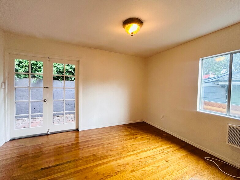 Building Photo - 1102 Westerly Ter