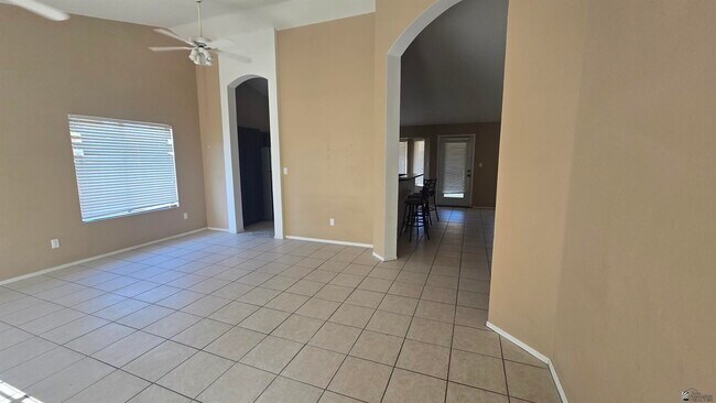 Building Photo - 1541 S 34th Ave