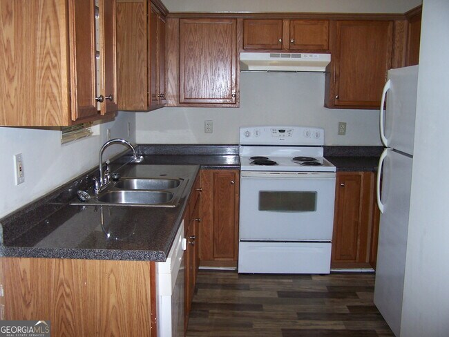Building Photo - 102 Cameron Way