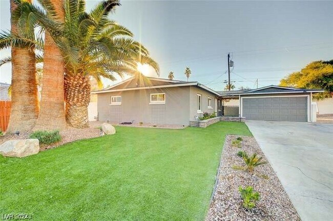 Building Photo - 4044 Pepe Cir