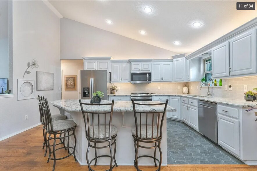 Building Photo - 4 Blenheim Ln