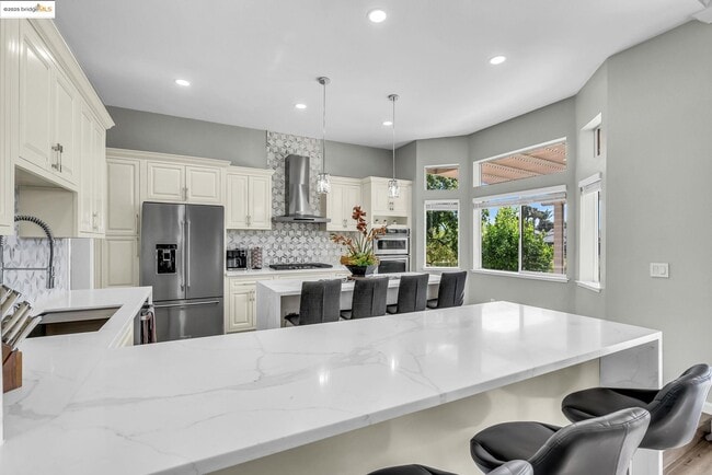 Building Photo - 2435 Pinehurst Ct