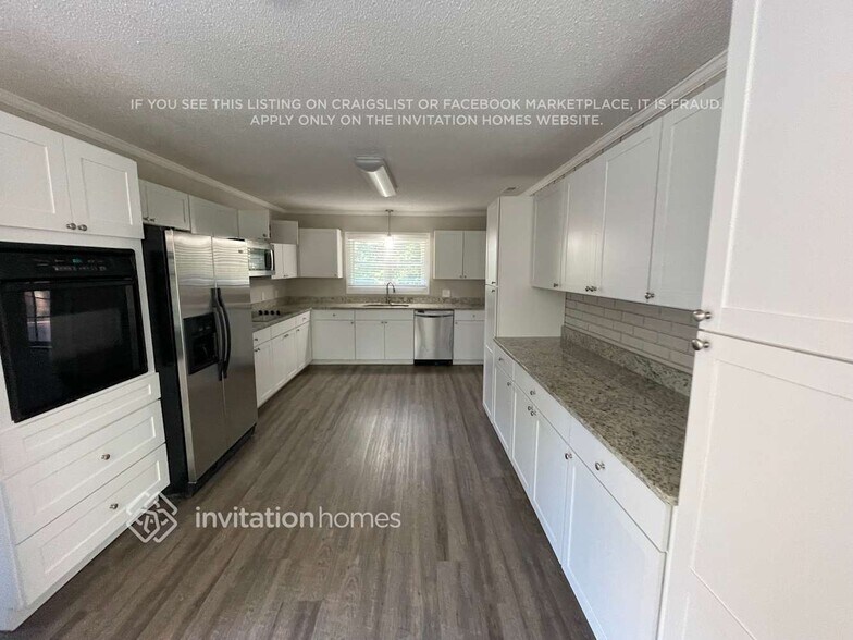 Building Photo - 1108 Dogwood Park