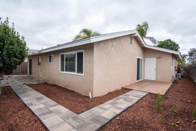 Building Photo - 4632 Finsen Ave