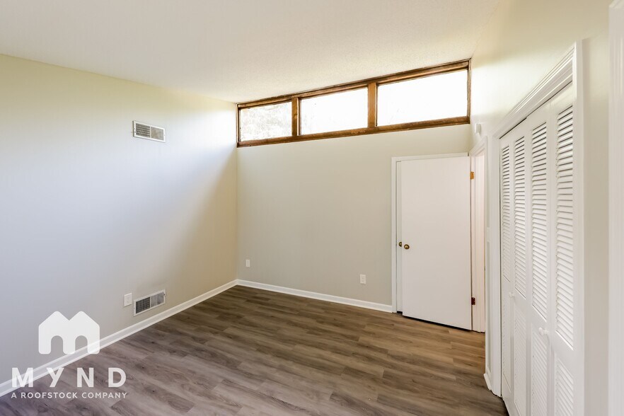 Building Photo - 3767 Chestnut Ridge Ln