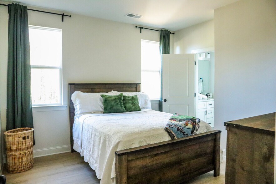 Building Photo - 4328 Woodwind St