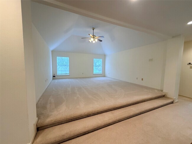 Building Photo - 3306 Vista Lake Dr