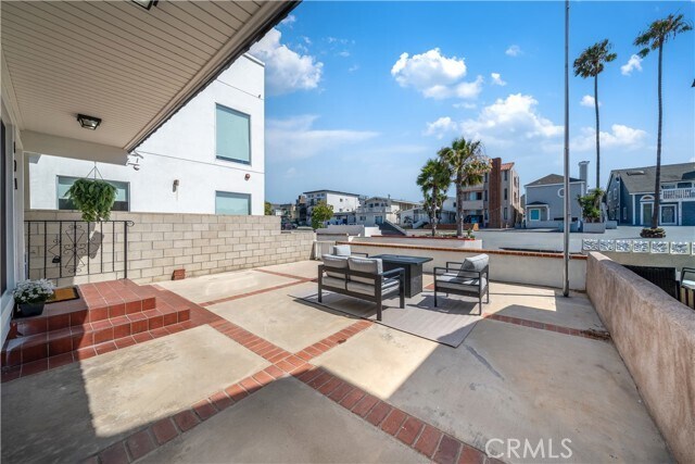 Building Photo - 920 W Balboa Blvd