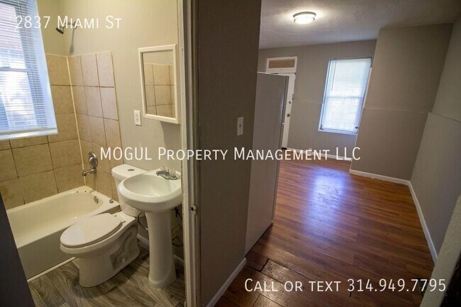Building Photo - 2837 Miami St