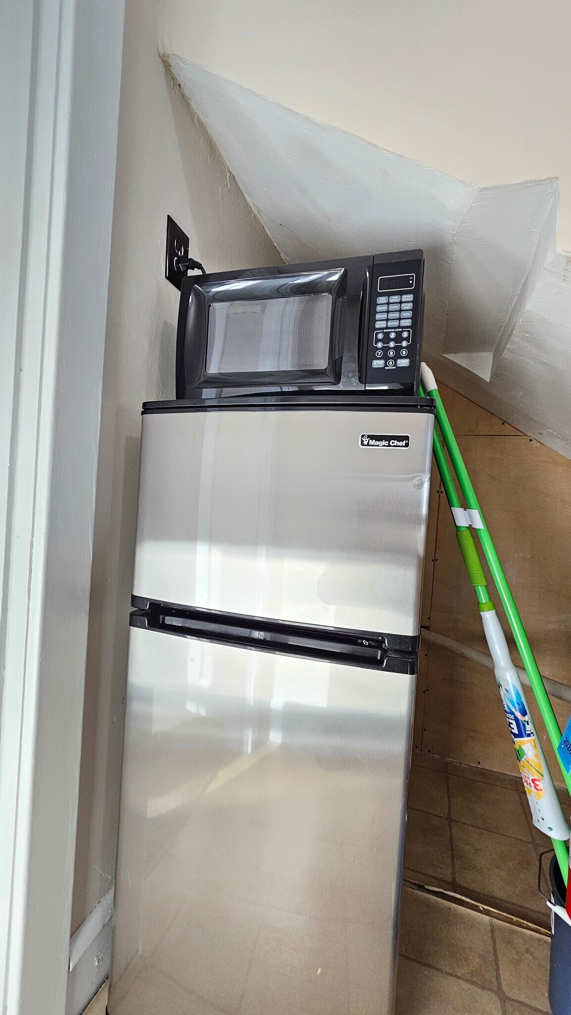 Refrigerator - 112 E 25th Ave