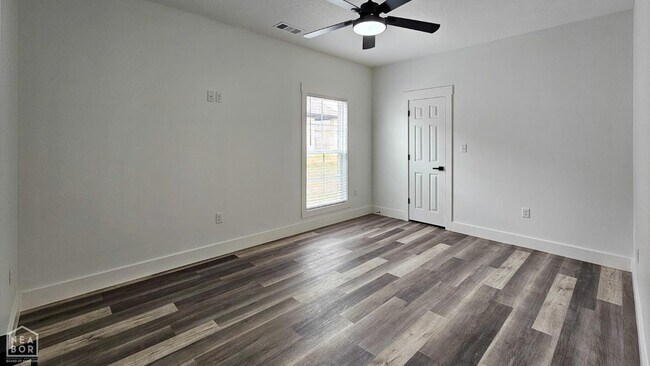 Building Photo - 4009 Stoke Dr