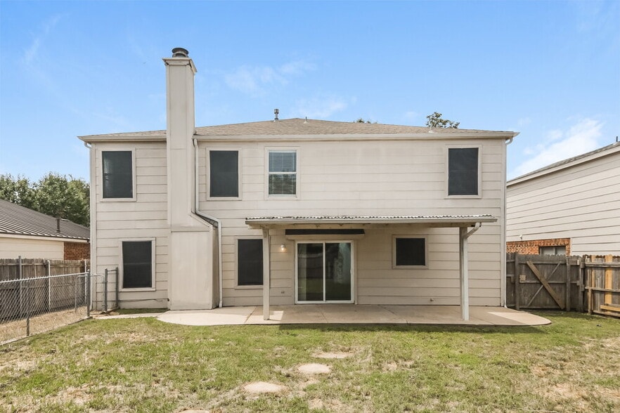 Building Photo - 1024 Springcreek Dr