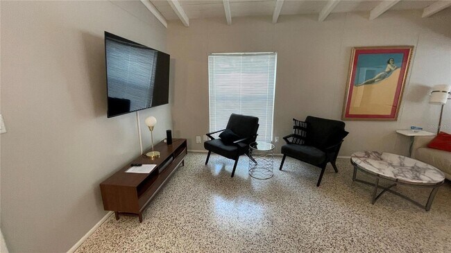 Building Photo - 2832 Bay St