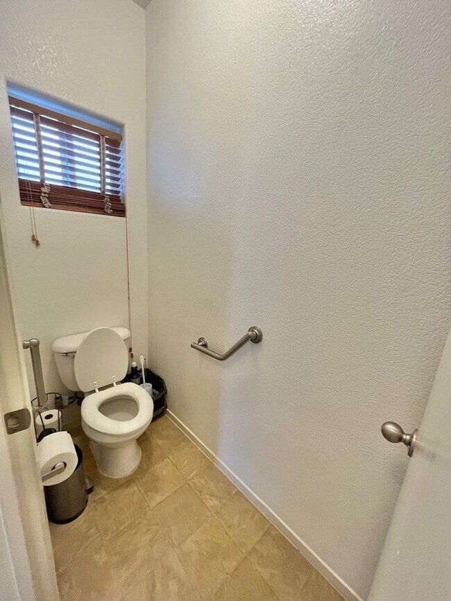 Building Photo - Large Corner Lot Home with Landscaping included!