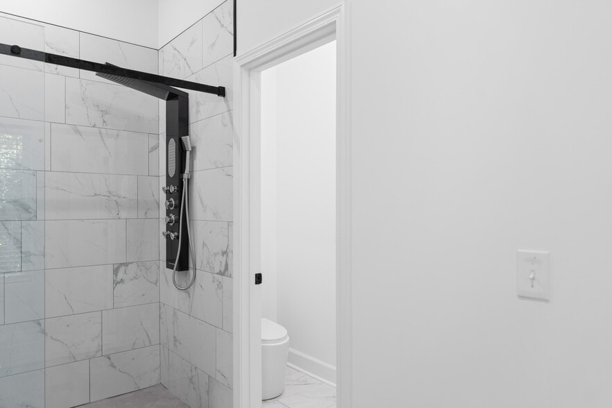 Building Photo - 101 Howell Dr SW