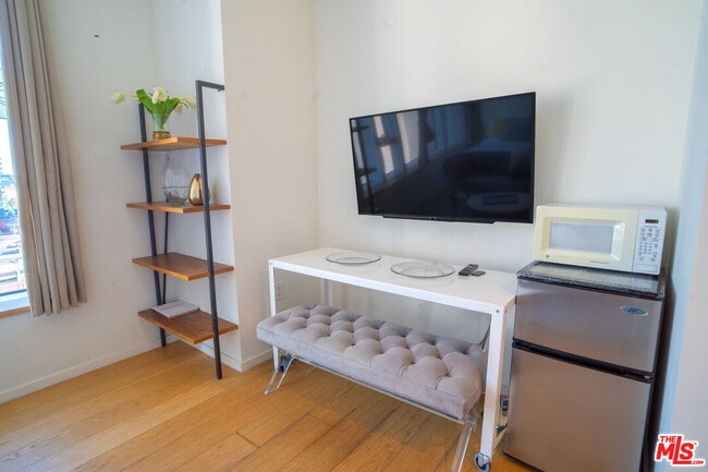 Building Photo - 889 Francisco St