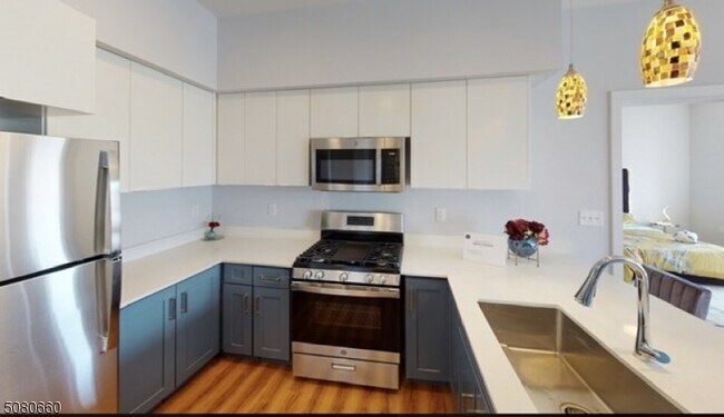 Primary Photo - 1120 E St Georges Ave