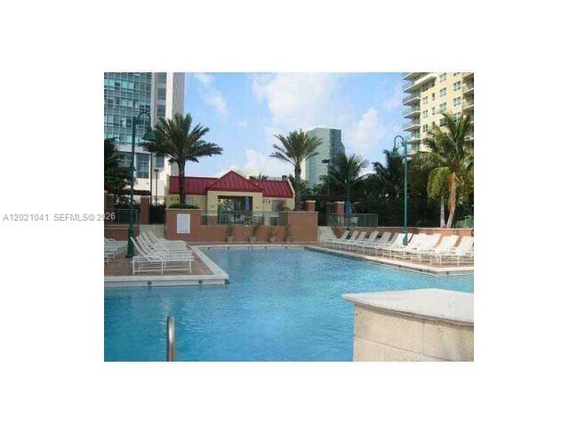 Building Photo - 1155 Brickell Bay Dr